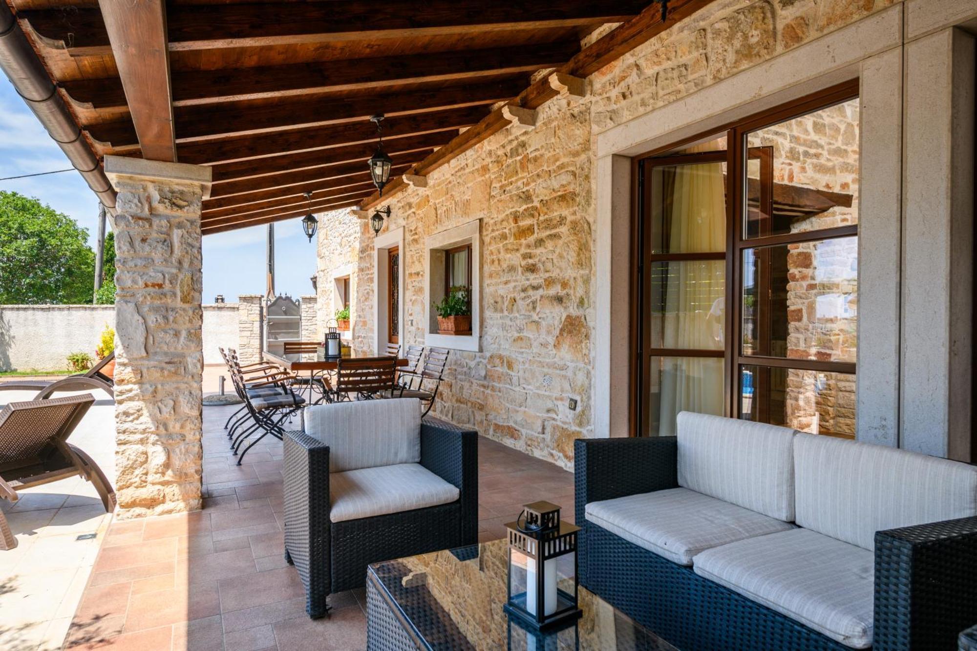 Villa Gina Valtura Luaran gambar